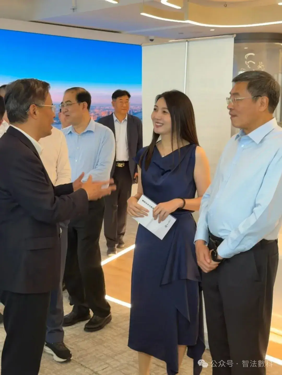马欣常务副省长赴香港江苏科创中心考察，智法数科分享法律AI创新应用